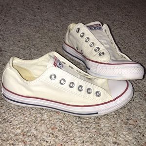 Converse off-white sneakers. Unisex W7 M5